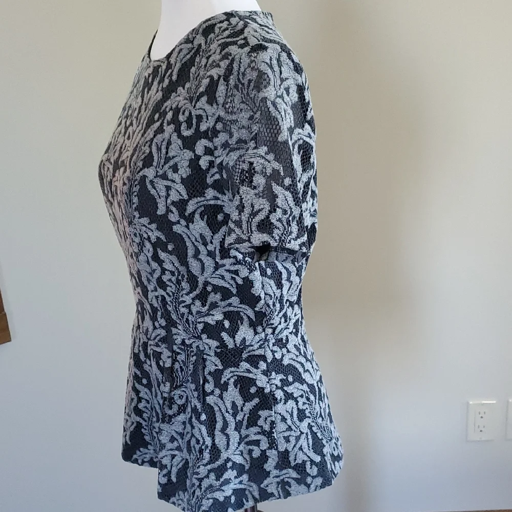Ann Taylor Elegant Black and Gray Floral Women's Top - Picture 5 of 15